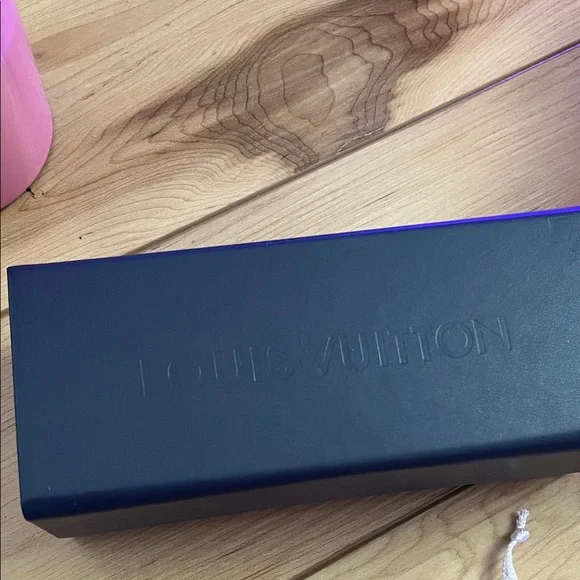 Louis Vuitton Purple Tinted Sunglasses - Picture 7 of 11